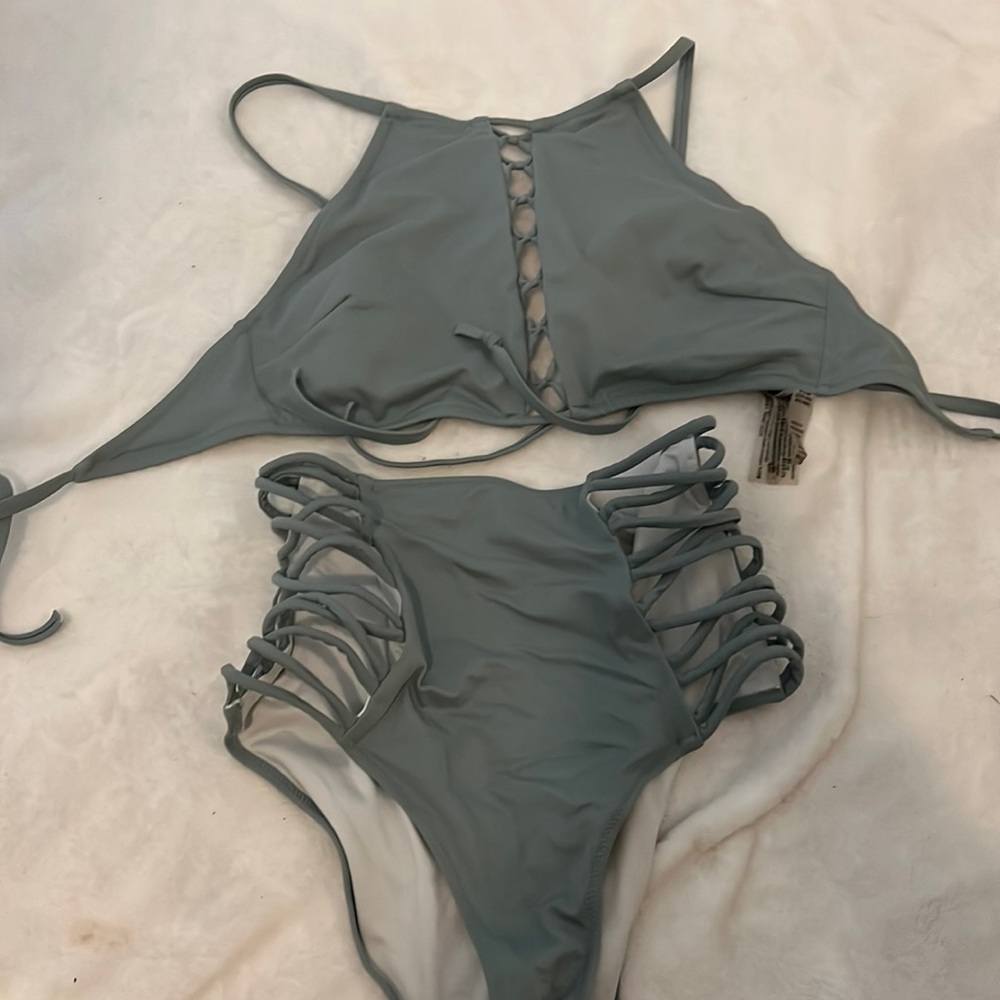 Victoria’s Secret bikini